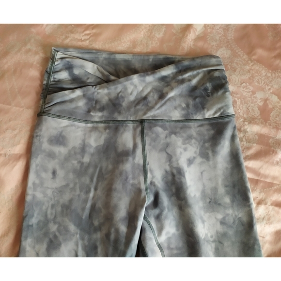 Lululemon HR Align 21" Cross Waist - Picture 3 of 4